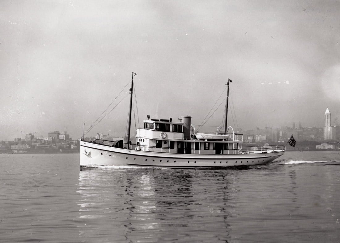 An archival black-and-white photograph of Blue Peter underway